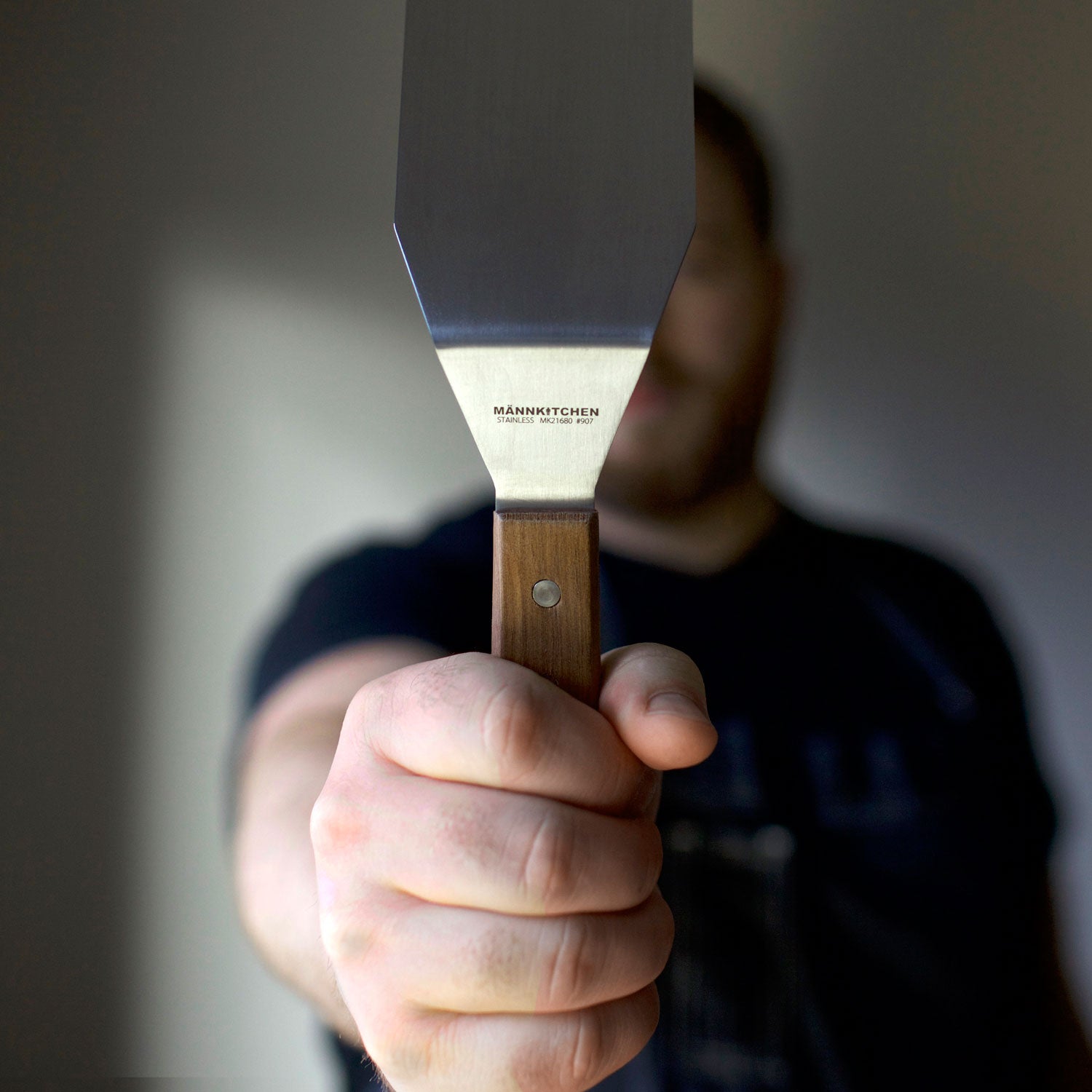 http://mannkitchen.com/cdn/shop/articles/best-spatula-for-cast-iron.jpg?v=1522112007