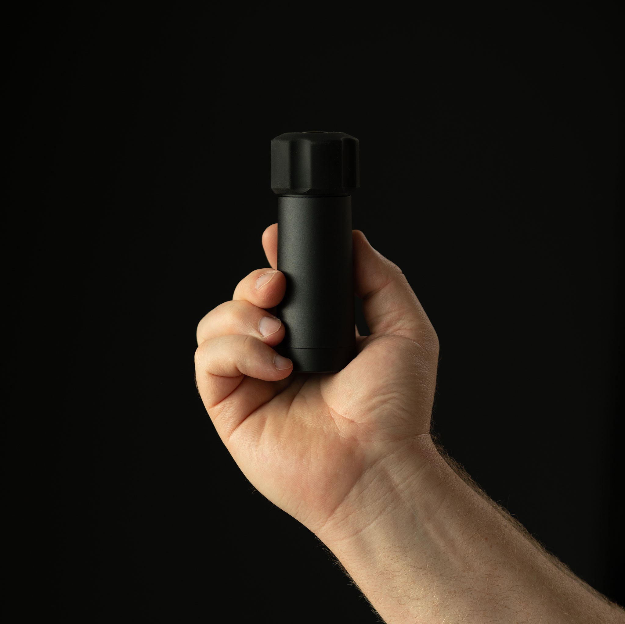 Travel Pepper Grinder - Powerful and Portable | MÄNNKITCHEN Travel Pepper Grinder - Powerful and Portable | MÄNNKITCHEN